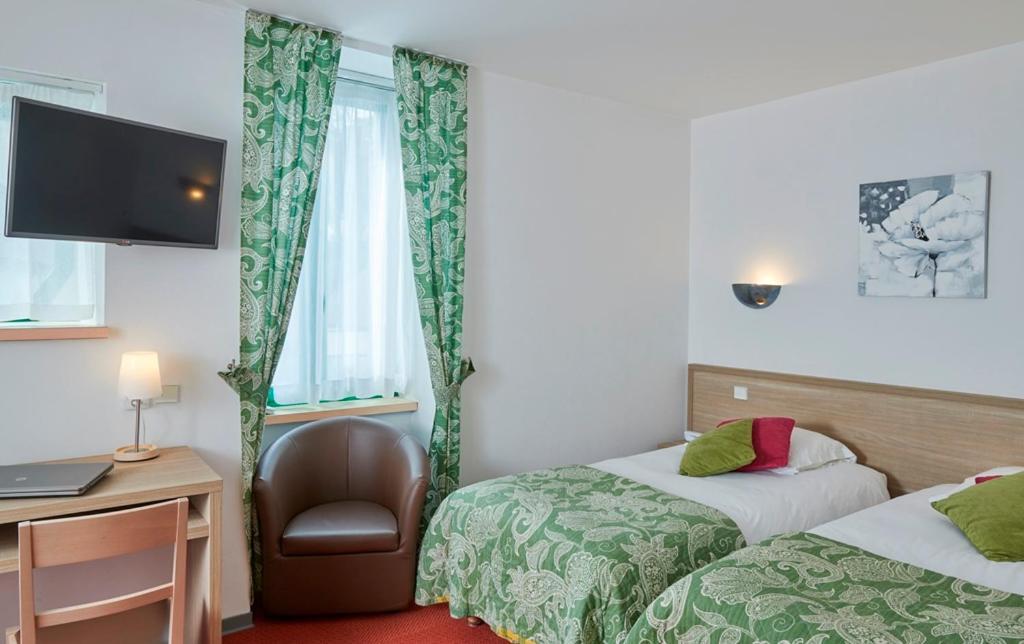 Hotel Du Lac Huelgoat Exteriör bild