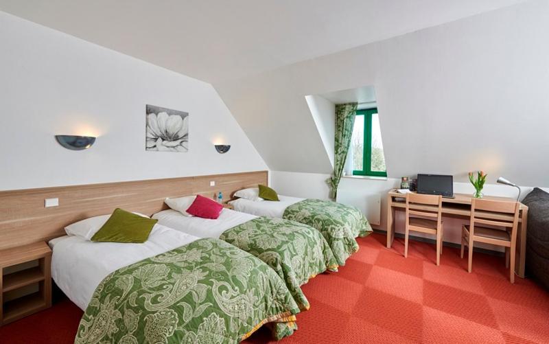 Hotel Du Lac Huelgoat Exteriör bild